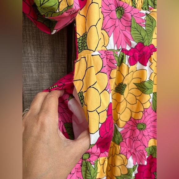 Listicle flower print puffed tiered midi dress - Picture 14 of 16